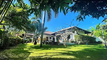 Kesorn Charming Authentic Thai Pool Villa Phuket