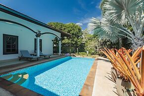 Kesorn Charming Authentic Thai Pool Villa Phuket