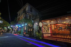 Shana Homestay by EPS