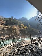 HOM House of MannMauji Riverside