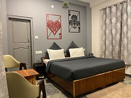 HOM House of MannMauji Riverside