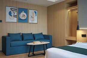 ALL IN LIGHT LUXURY HOTEL