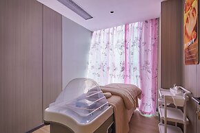 ALL IN LIGHT LUXURY HOTEL