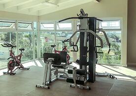 Suite Tangerine Classy Conveniently Located