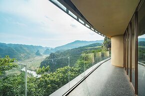 Z-Cliff Hotel
