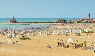 Beautiful Apartment by the sea Beach