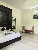 Holiday Highlight By Golden Castle Hotel