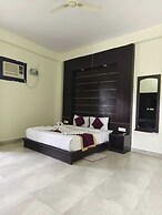 Holiday Highlight By Golden Castle Hotel