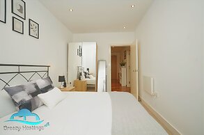 Spacious City Centre Apartment