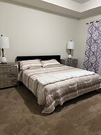 Balmoral Lakeside 5br 4ba House