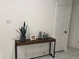 Relax in Style at Our Missouri City Getaway