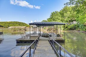 Pet-friendly Cabin w/ Dock & Lake Views in Edwards