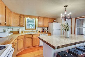 Pet-friendly Cabin w/ Dock & Lake Views in Edwards