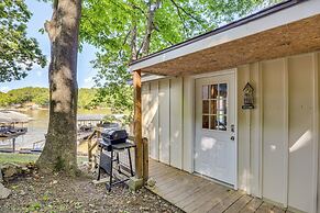 Pet-friendly Cabin w/ Dock & Lake Views in Edwards