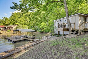 Pet-friendly Cabin w/ Dock & Lake Views in Edwards