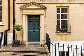 Grand Georgian Townhouse With Garden