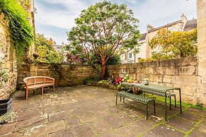 Grand Georgian Townhouse With Garden