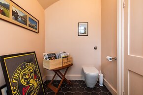 Grand Georgian Townhouse With Garden