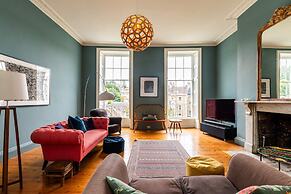 Grand Georgian Townhouse With Garden