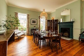 Grand Georgian Townhouse With Garden