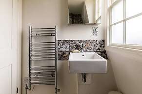 Grand Georgian Townhouse With Garden