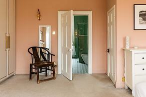 Grand Georgian Townhouse With Garden