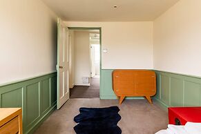 Grand Georgian Townhouse With Garden