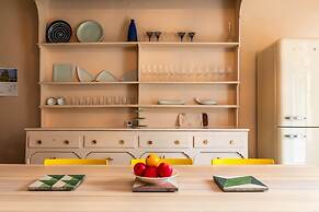 Grand Georgian Townhouse With Garden