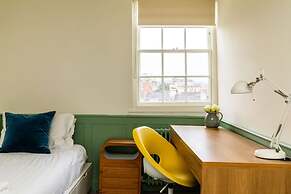 Grand Georgian Townhouse With Garden