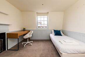 Grand Georgian Townhouse With Garden