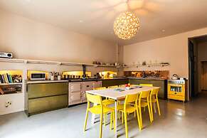 Grand Georgian Townhouse With Garden