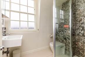 Grand Georgian Townhouse With Garden