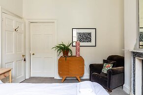 Grand Georgian Townhouse With Garden