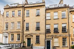 Grand Georgian Townhouse With Garden