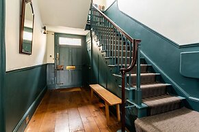 Grand Georgian Townhouse With Garden