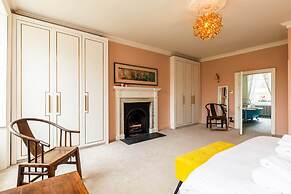 Grand Georgian Townhouse With Garden