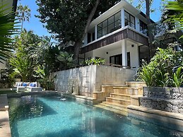 Martini Suites & Villa