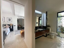 Martini Suites & Villa