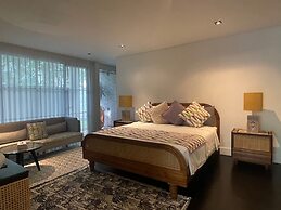 Martini Suites & Villa