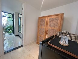 Martini Suites & Villa