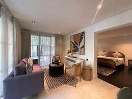 Martini Suites & Villa