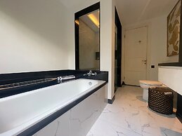 Martini Suites & Villa