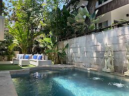 Martini Suites & Villa