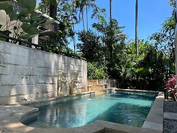 Martini Suites & Villa