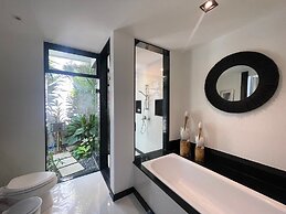 Martini Suites & Villa