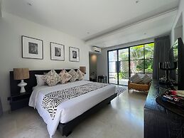 Martini Suites & Villa