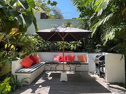 Martini Suites & Villa