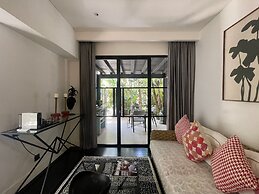 Martini Suites & Villa