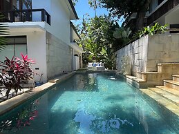 Martini Suites & Villa