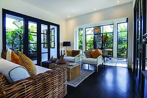 Martini Suites & Villa